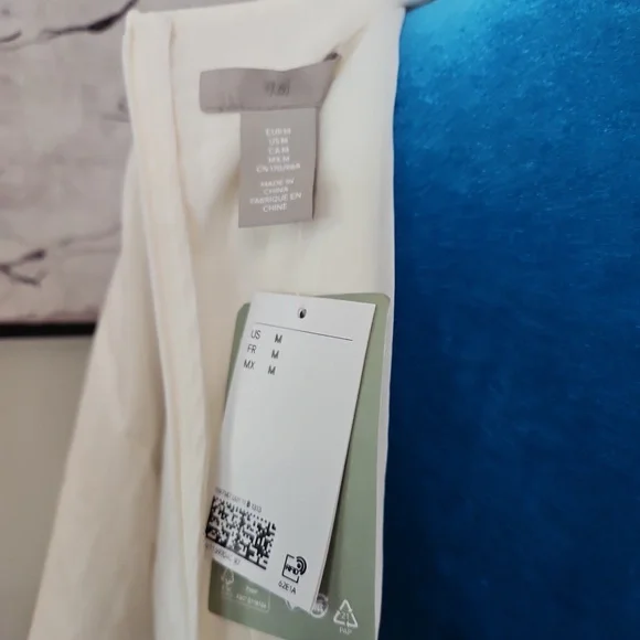 NWT H&M Filtted Satin Dress Size M - Picture 17 of 17